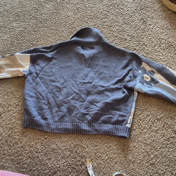 Groovy Patterned Buttoned Sweater - Picture 5 of 5